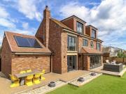 6 bedroom detached house for sale in 2 Markham Avenue,...