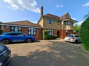 6 bedroom detached house for sale in Broadway,...