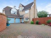 6 bedroom detached house for sale in Grantham Avenue...