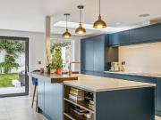 6 bedroom detached house for sale in Hollies Close,...