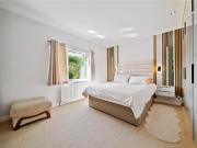 6 bedroom detached house for sale in Ladywood Mead,...