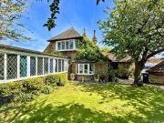 6 bedroom detached house for sale in Le Brun Road,...