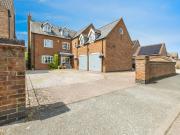 6 bedroom detached house for sale in Leys Close, North...