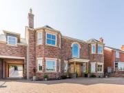 6 bedroom detached house for sale in Lincoln Road...