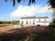 6 bedroom detached house for sale in Lynn Lane Shenstone...