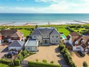 6 Bedroom Detached House For Sale In Middleton on sea,...