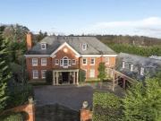 6 bedroom detached house for sale in Queens Drive...