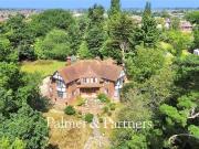 6 bedroom detached house for sale in Valley Road,...