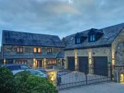 6 bedroom detached house for sale in Valley View...