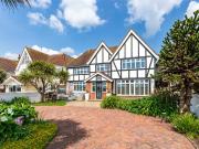 6 bedroom detached house for sale in West Parade,...
