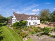6 Bedroom Detached House For Sale In Worcester