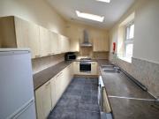 6 bedroom Detached house To Let