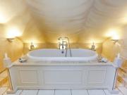 6 bedroom detached house to rent