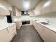 6 bedroom detached house to rent