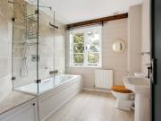 6 bedroom detached house to rent