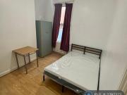 6 bedroom detached house to rent