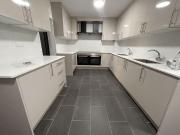 6 bedroom detached house to rent