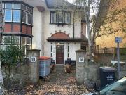 6 bedroom detached house to rent