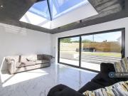 6 bedroom detached house to rent