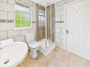 6 bedroom detached house to rent