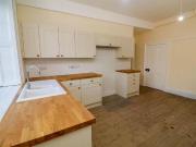 6 bedroom detached house to rent