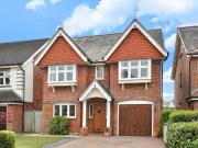 6 bedroom detached house to rent
