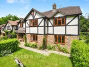 6 bedroom detached house to rent
