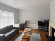 6 bedroom detached house to rent