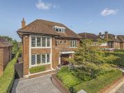 6 bedroom detached house to rent