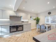 6 bedroom detached house to rent