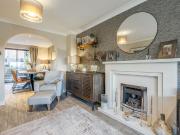 6 bedroom detached house to rent