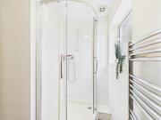 6 bedroom detached house to rent