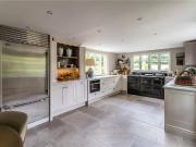 6 bedroom detached house to rent