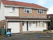 6 bedroom detached house to rent