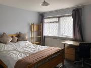 6 bedroom detached house to rent