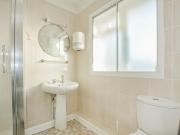 6 bedroom detached house to rent