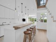 6 bedroom detached house to rent