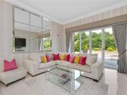 6 bedroom detached house to rent