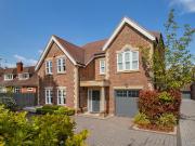 6 bedroom detached house to rent