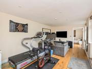 6 bedroom detached house to rent