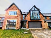 6 bedroom detached house to rent
