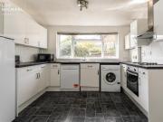 6 bedroom detached house to rent