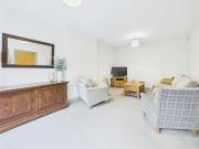 6 bedroom detached house to rent