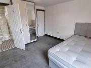 6 bedroom detached house to rent