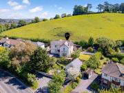 6 Bedroom Detached Villa House