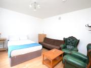 6 Bedroom + Dine&Kitchen + 2 Showrer + Zone 1 & 2