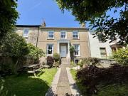 6 Bedroom End Of Terrace House