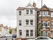 6 bedroom end of terrace house for rent in 11 Rabbits...