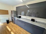 6 bedroom end of terrace house for rent in Hull Road,...