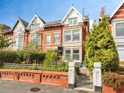 6 bedroom end of terrace house for sale